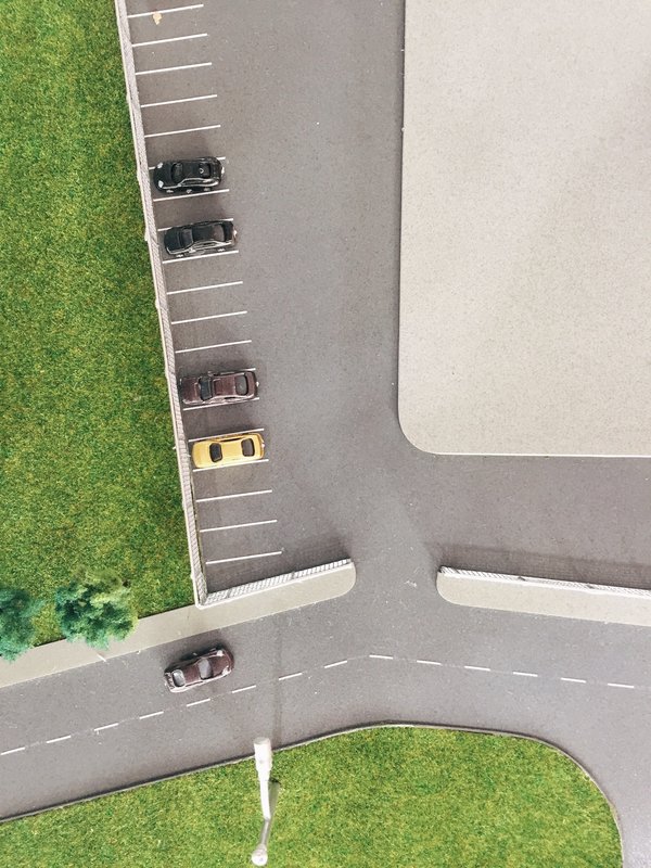 Aménager un parking devant sa résidence : Directives et principes à respecter