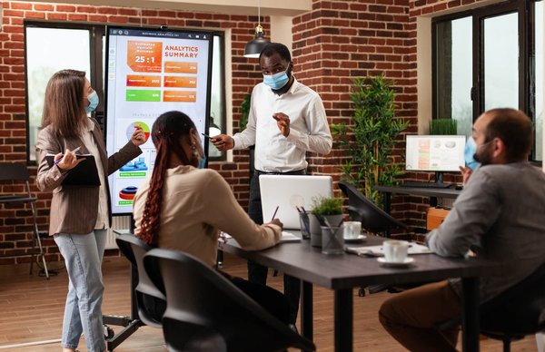 Stratégies de marketing innovantes pour les TPE/PME : Comment les petites entreprises peuvent adopter des stratégies marketing créatives et rentables.