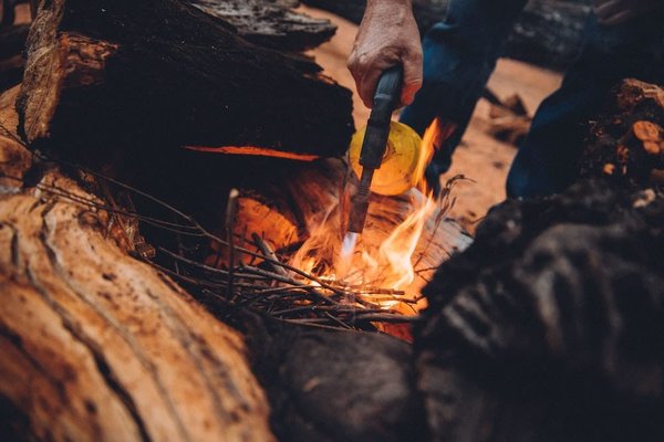 Quelles sont les étapes à suivre pour faire une réservation de vacances dans le camping dans les Hautes Alpes?